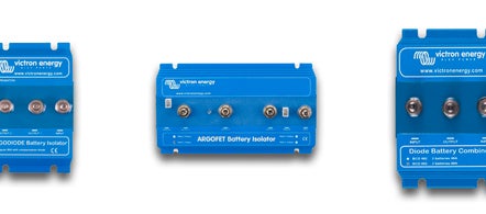 Akkuyhdistäjä ja -isolaattori 