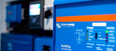 Invertterilaturi ja yhdistelmälaite