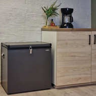 Sunwind 3-käyttöinen 70 litran pakastin, kaasu/12V/230V, antrasiitti