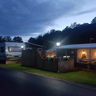 Ulkovalaisin seisova Solar